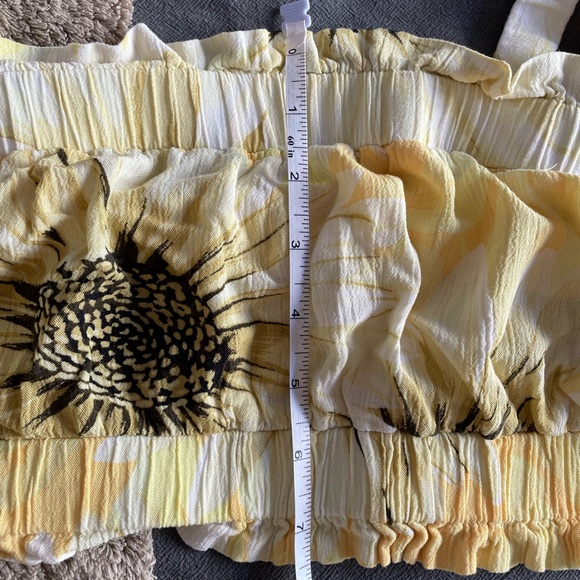 H&M | NWOT sunflower cropped tank top - Picture 3 of 5